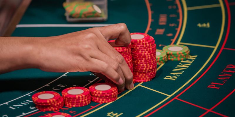 Baccarat là gì? Vì sao người mới nên lựa chọn?
